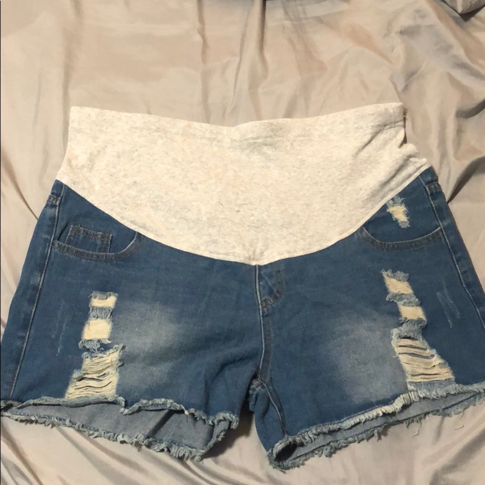 Maternity shorts